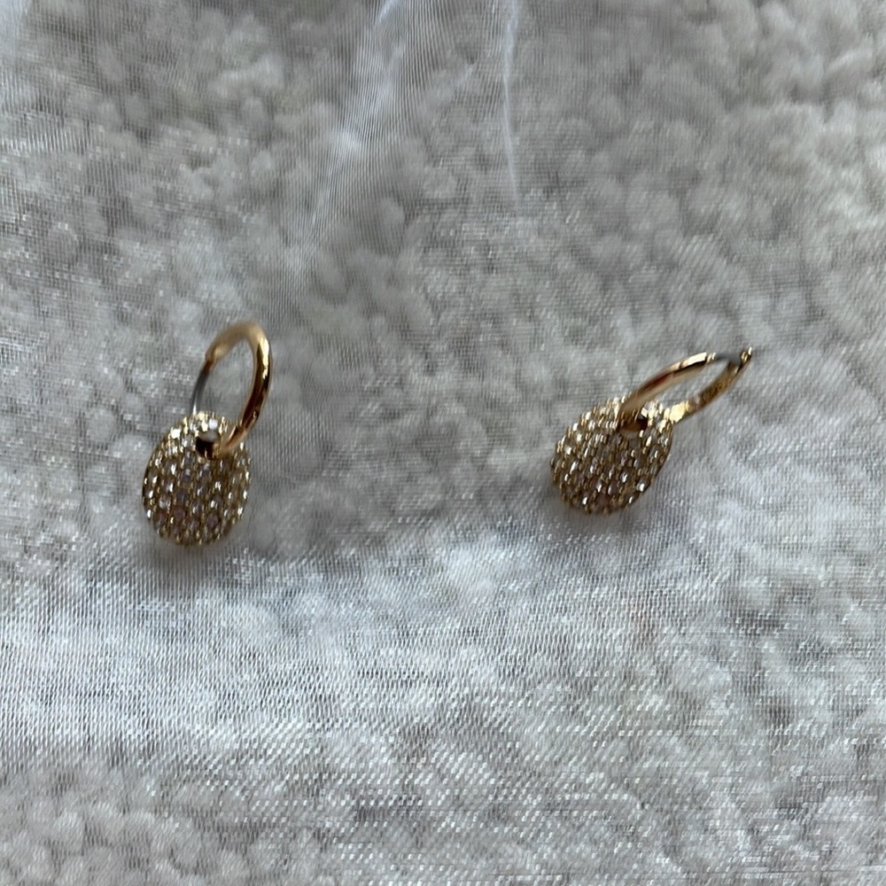 Stella and Dot Ulani drop Huggies
